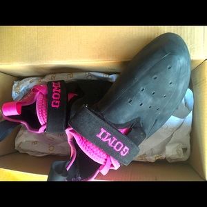 Butora Gomi climbing shoes size 7 (euro 39.5)